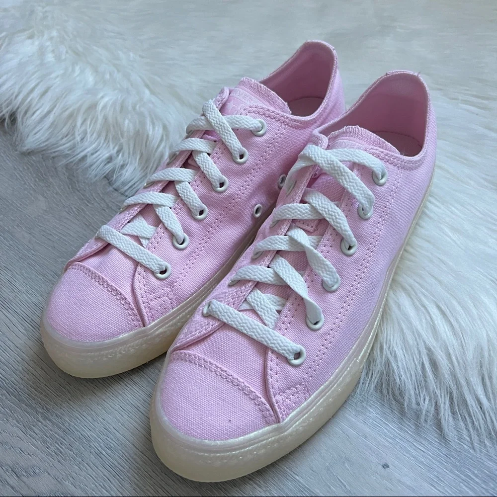 NWT Converse Chuck Taylor All Star Women’s Shoes - Picture 2 of 8